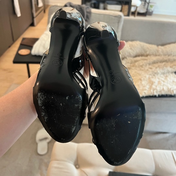 CHANEL BLACK PATENT LEATHER STRAPPY SANDALS HEELS PUMPS size 40 NWT - Picture 7 of 8